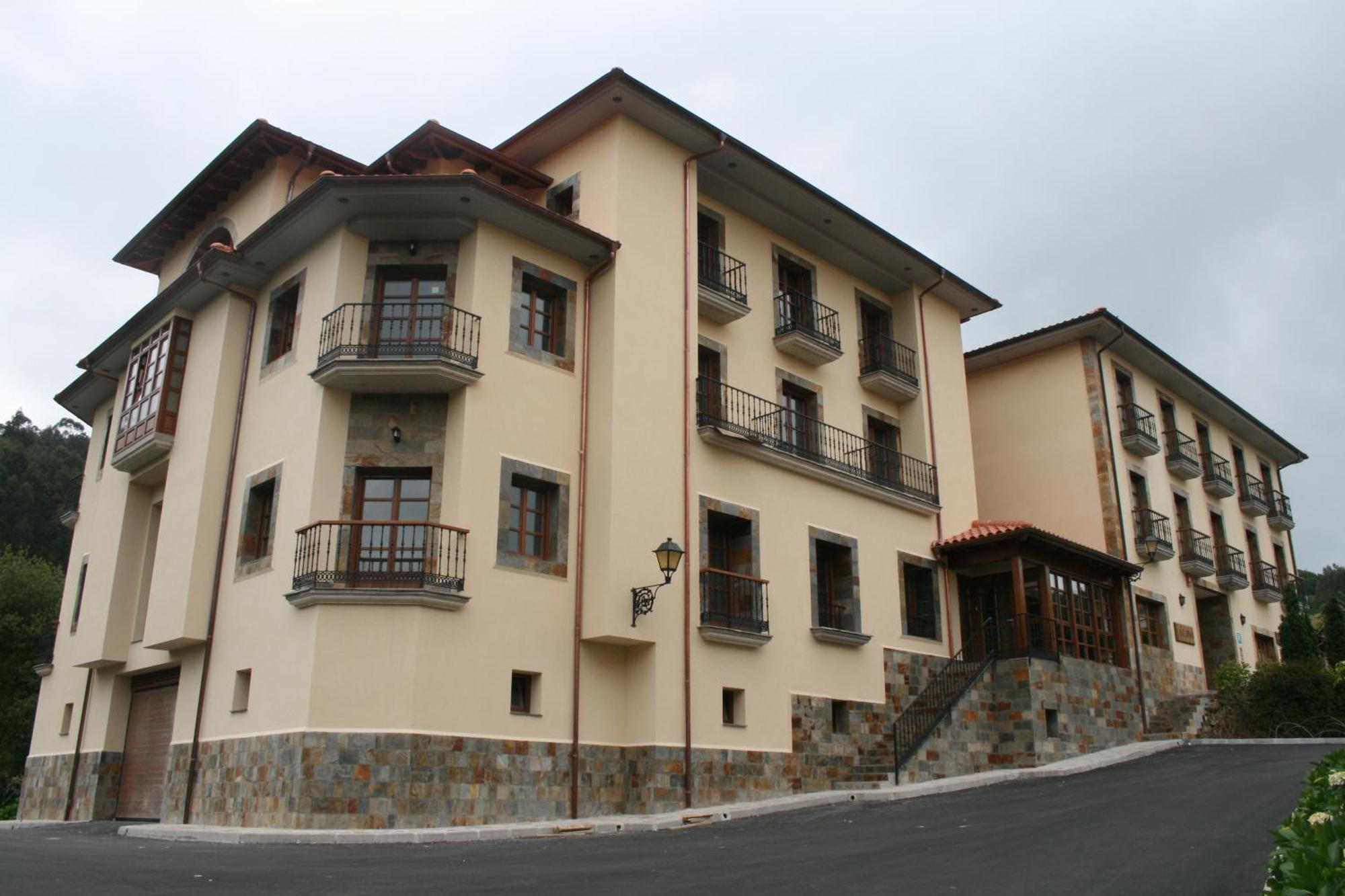 Hotel Valle Las Luinas Soto de Luina Luaran gambar