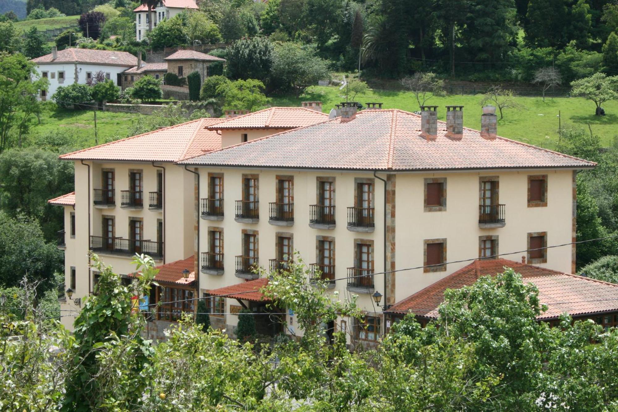 Hotel Valle Las Luinas Soto de Luina Luaran gambar