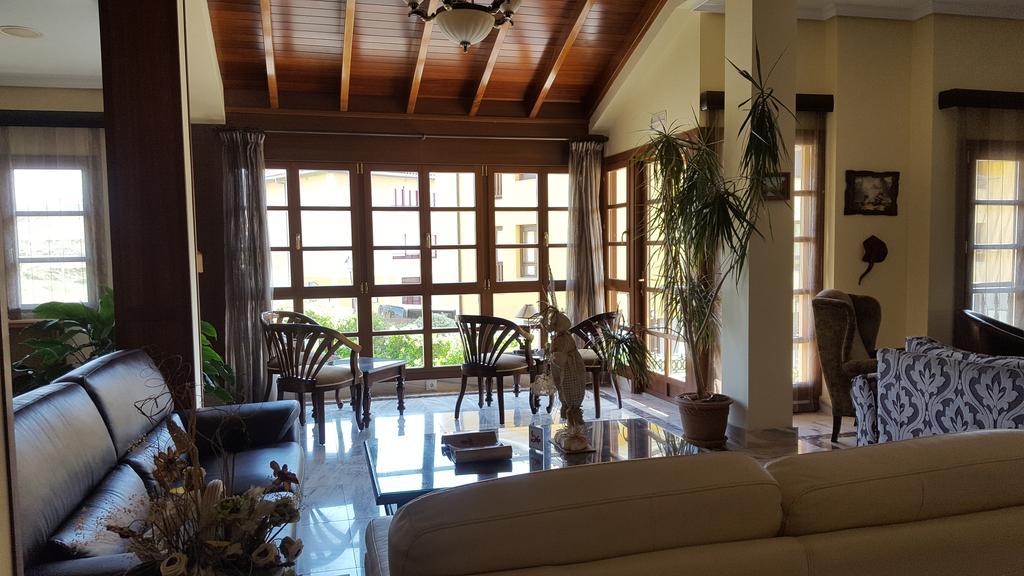 Hotel Valle Las Luinas Soto de Luina Luaran gambar