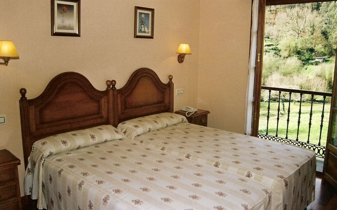 Hotel Valle Las Luinas Soto de Luina Luaran gambar