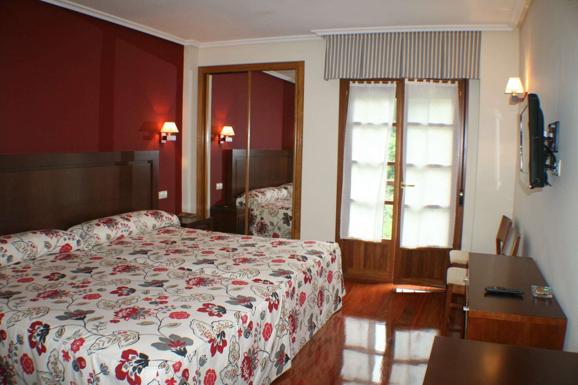Hotel Valle Las Luinas Soto de Luina Luaran gambar